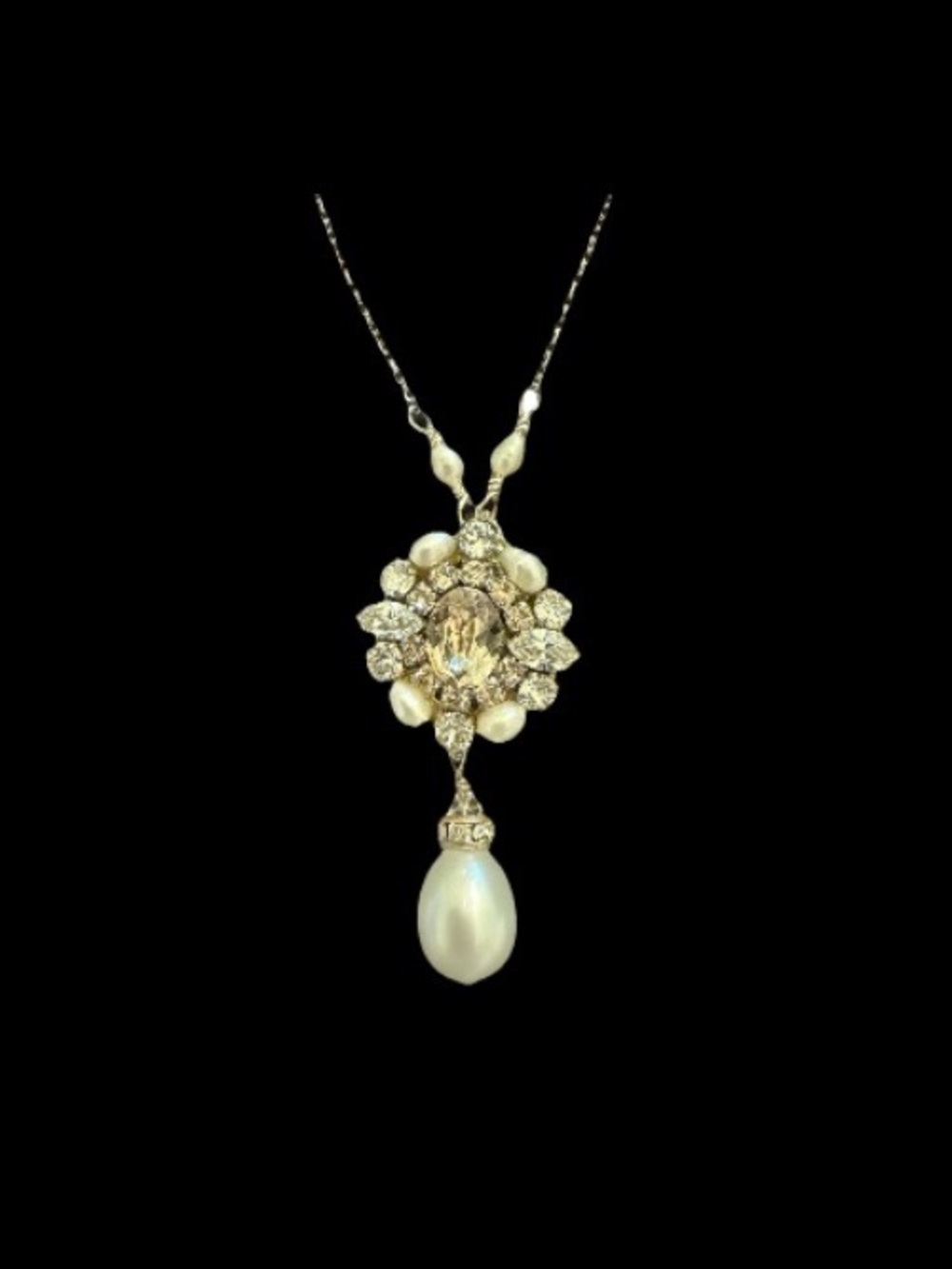 Austrian crystal rhinestones and pearl pendant necklace